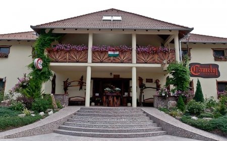 Camelot Club Hotel és Étterem Vác