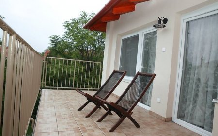 Rozmaring Pihenőház Velence