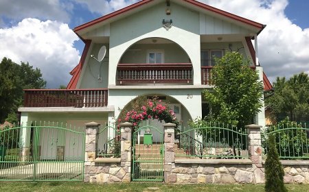 Fahal Vendégház Vezseny