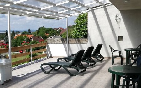 Nosztalgia Balaton Apartmanház Vonyarcvashegy