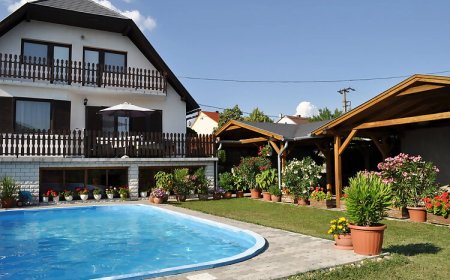 Cyrano Vendégház Vonyarcvashegy