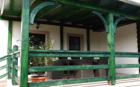 Tündérgyöngye Apartmanház Zirc-Tündérmajor