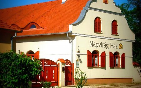 Napvirág Vendégház Zsira