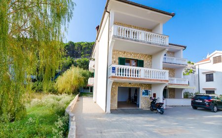 Apartments Iva Lopar