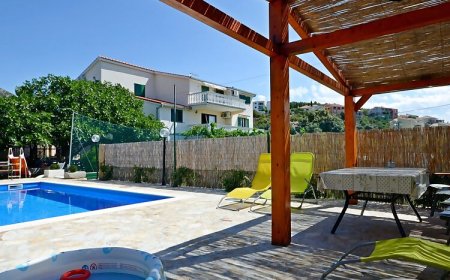 Apartments Mirko Seget Vranjica