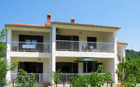 Apartments Biserka Palit