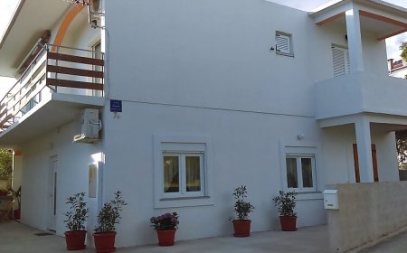 Apartmanok A Tenger Mellett Starigrad, Paklenica - 17340 Starigrad