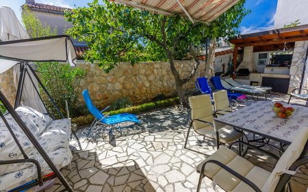 Apartments Stivic Selce