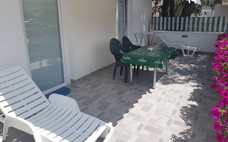 Apartmanok Parkolóhellyel Seline, Paklenica - 6604 Seline