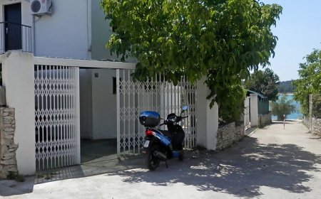 Apartments Živana Rogoznica