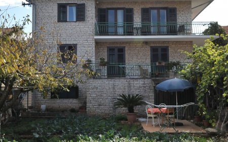 Apartments Valerija Supetar