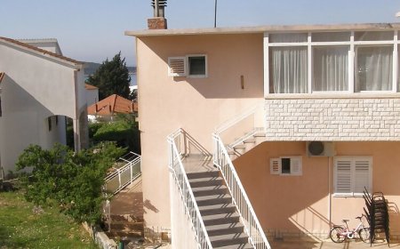 Apartments Kure Primosten