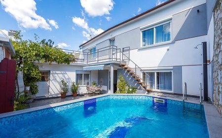 House Delfin Tribalj