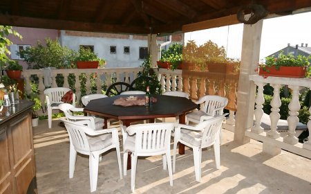 Apartmanok Parkolóhellyel Novi Vinodolski - 5529