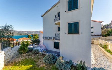 Apartments Mia Arbanija