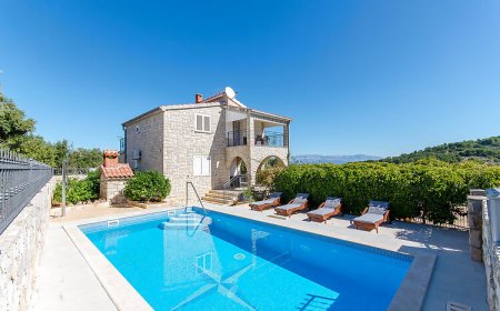 Apartment Jakov Rogac