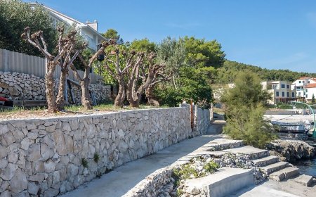 Apartments Ivan Slatine