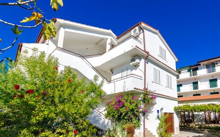 Apartments Anica J Lopar