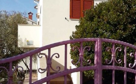 Apartmanok Parkolóhellyel Cres - 12609