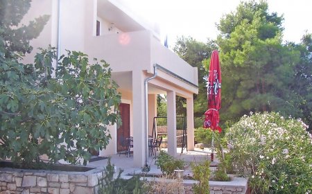 Apartments Rina Primosten