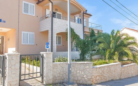 Apartments Ema Razanj