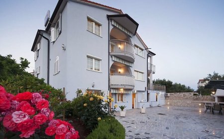 Apartments Delight Okrug Gornji