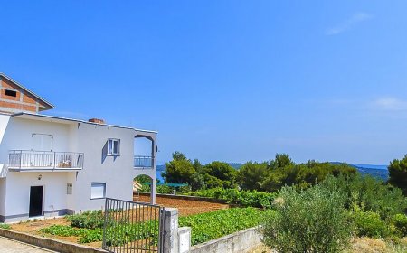 Apartment Markovic Seget Donji