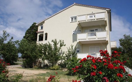 Apartmanok Parkolóhellyel Mundanije, Rab - 4953 Mundanije