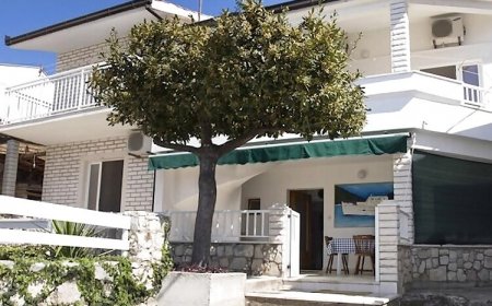 Apartments and Rooms Florijan Komarna