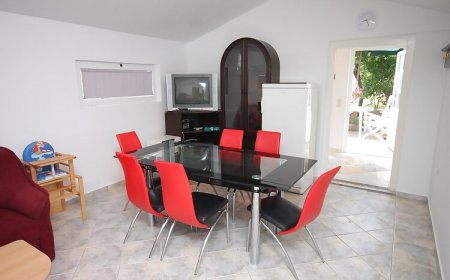 Családi Apartmanok A Tenger Mellett Preko, Ugljan - 8232 Preko