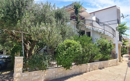 Apartments Kika Sucuraj