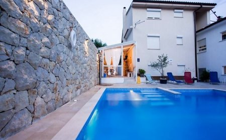 Apartmani Švob s Bazenom Novi Vinodolski