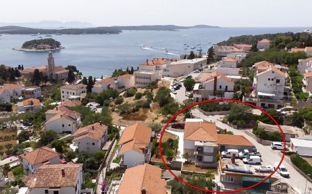 Apartmanok és Szobák Parkolóhellyel Hvar - 15706