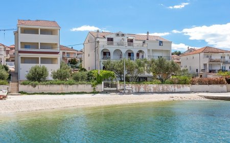 Apartmanok A Tenger Mellett Okrug Gornji, Ciovo - 9693 Okrug Gornji