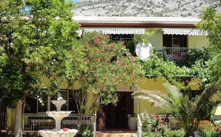 Velebit Apartmani Starigrad