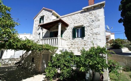 Apartment and Room Lada Selca