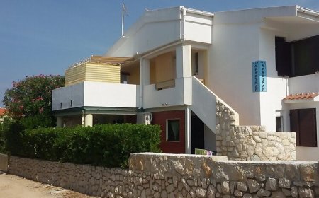 Apartments Mel Povljana