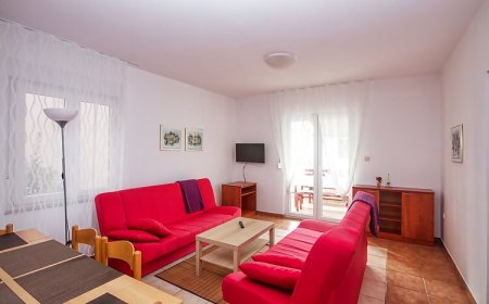 Apartmanok Parkolóhellyel Pirovac, Sibenik - 15320 Pirovac