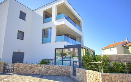 Crystal Aura Malinska