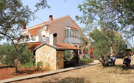 Apartmanok A Tenger Mellett Sutomiscica, Ugljan - 912 Sutomišćica