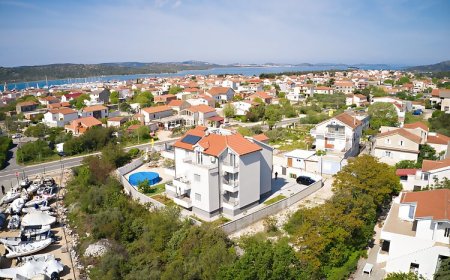 Apartmanok Családok Részére Medencével Pirovac, Sibenik - 18998 Pirovac