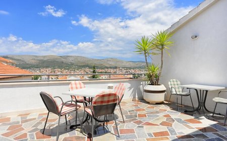 Apartmanok és Szobák Parkolóhellyel Trogir - 4814