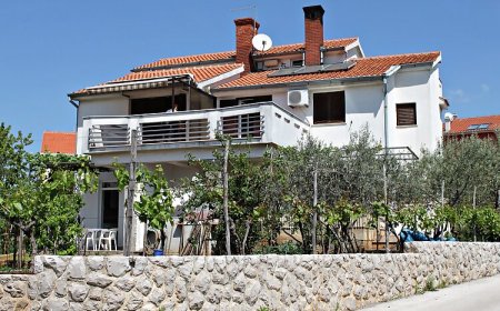 Apartmanok és Szobák Parkolóhellyel Krk - 5294