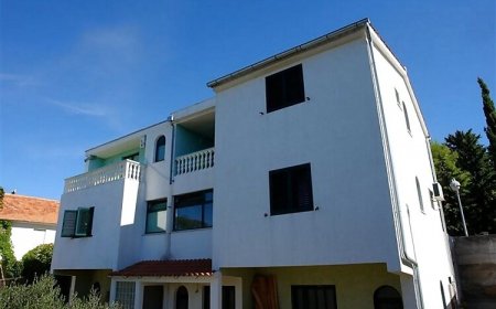 Apartmanok Parkolóhellyel Murter - 18630