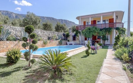 Apartmanok Családok Részére Medencével Kastel Sucurac, Kastela - 14047 Kaštel Sućurac