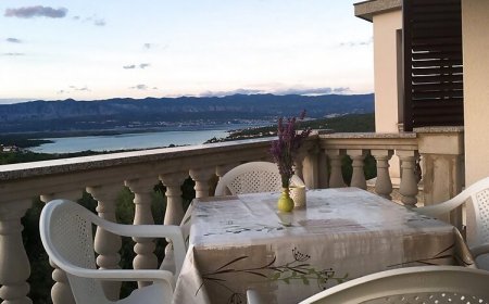 Apartmanok Parkolóhellyel Tribulje, Krk - 5438 Tribulje