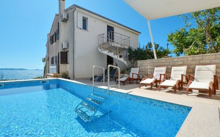 Apartmanok A Tenger Mellett Medencével Seget Vranjica, Trogir - 4284 Seget Vranjica