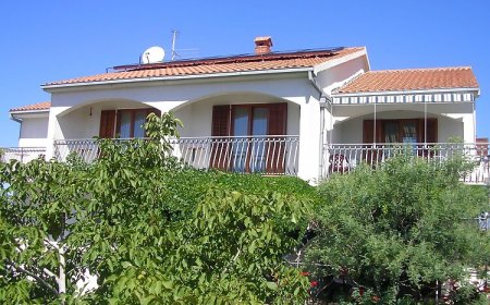 Szobák Magán Parkolóhellyel Gornje Selo, Solta - 5170 Gornje Selo