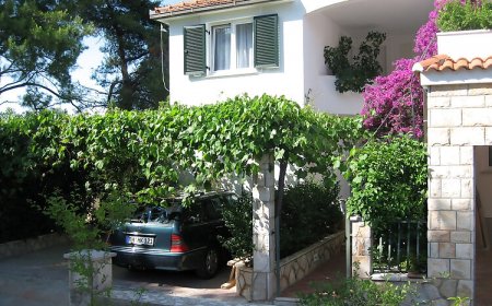 Apartmani Jole Vrboska