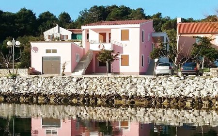 Apartmani Zvone 1 Veli Rat